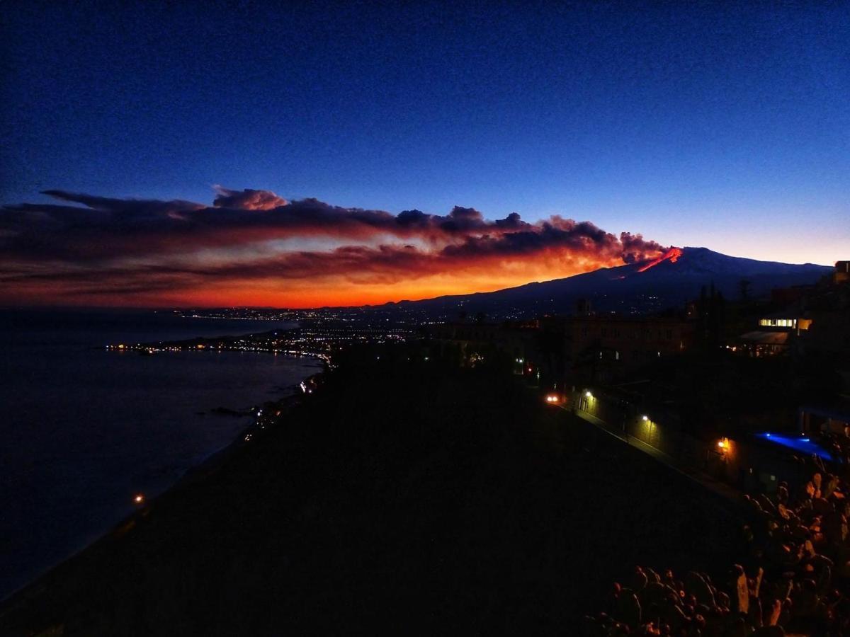 I Mori Dell'Etna Bed & Breakfast จีอาร์ดีนี นักซอส ภายนอก รูปภาพ