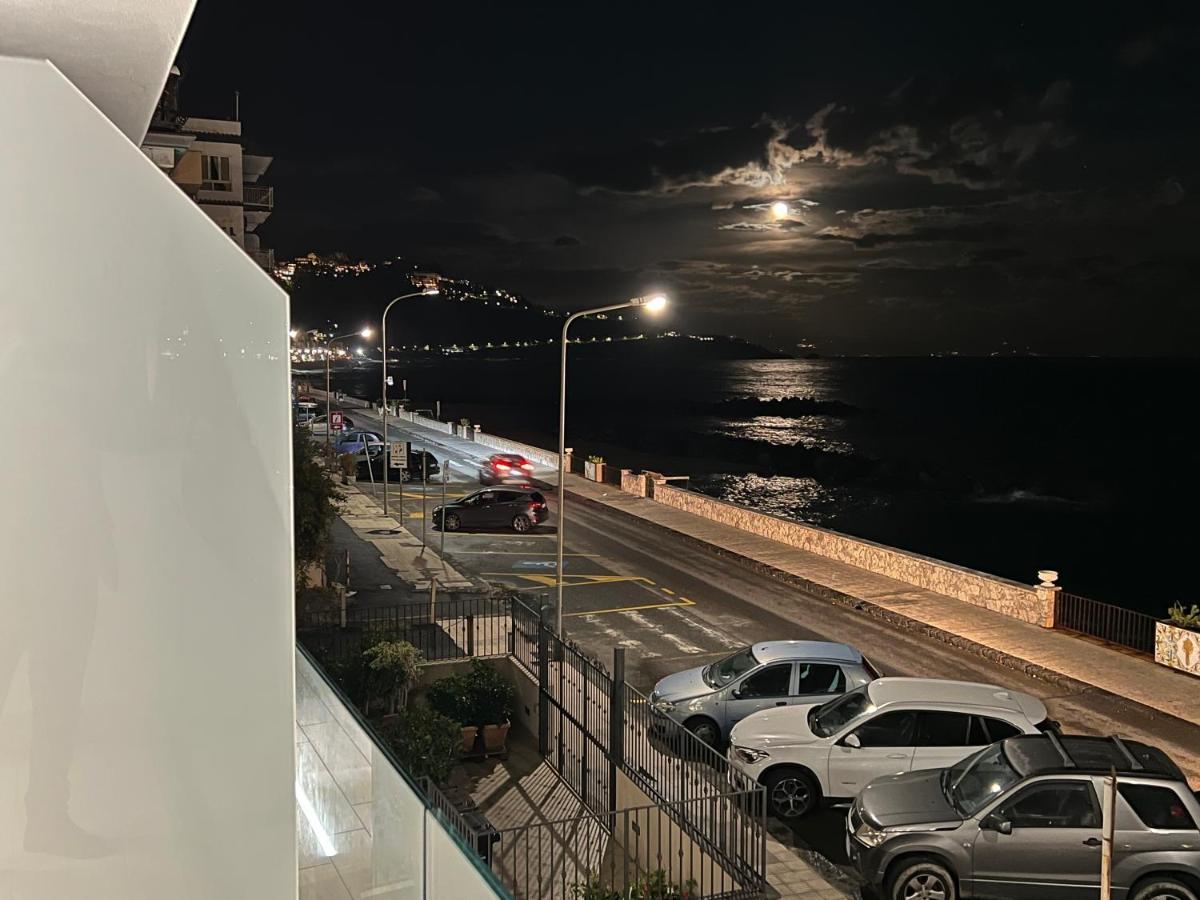 I Mori Dell'Etna Bed & Breakfast จีอาร์ดีนี นักซอส ภายนอก รูปภาพ